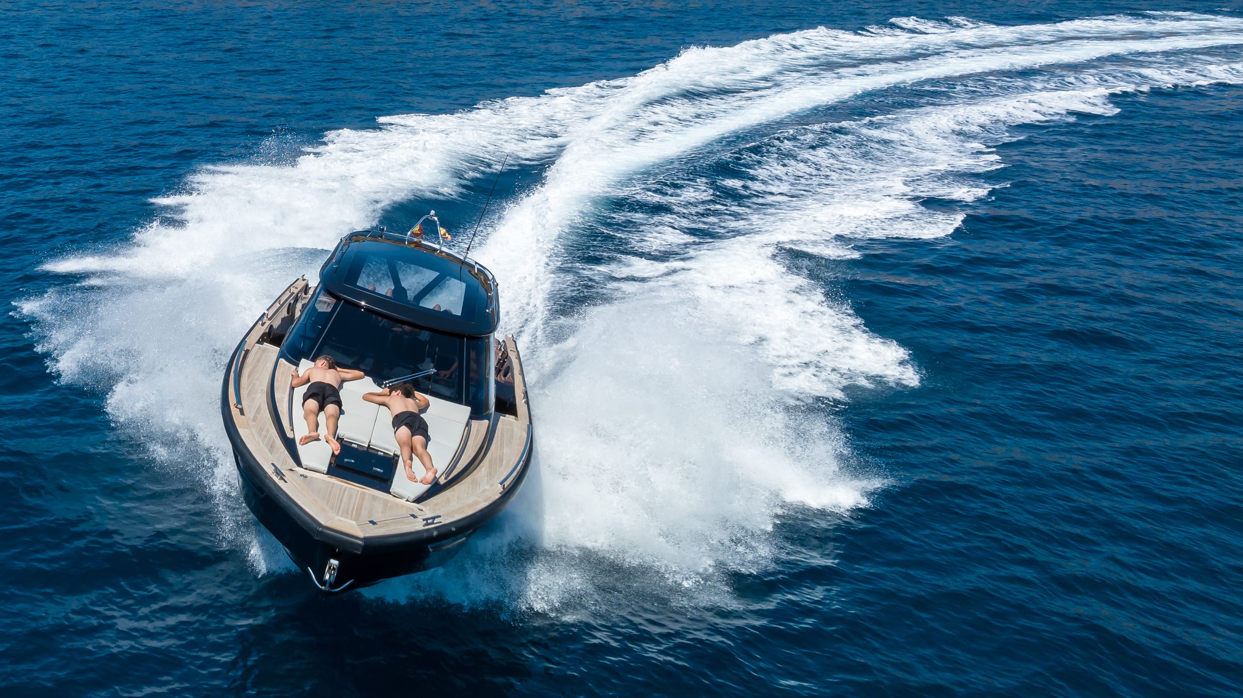 A Focus Forza 37 under way off the French Riviera